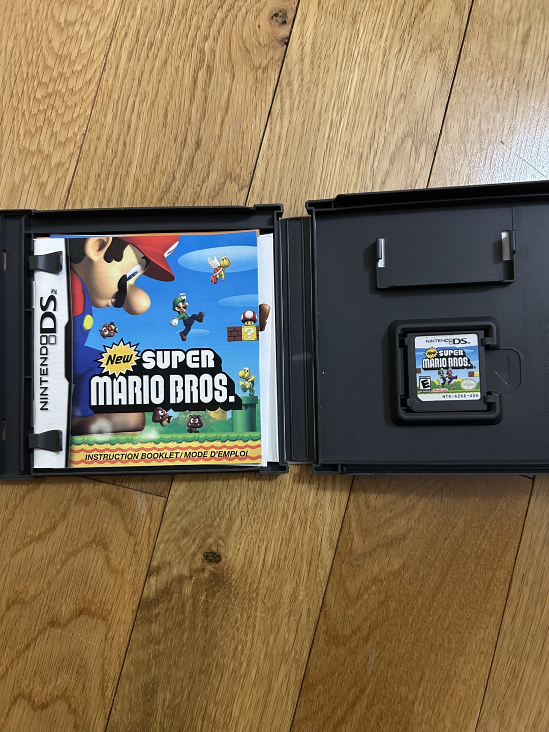 New Super Mario Bros (Nintendo DS) - photo 2