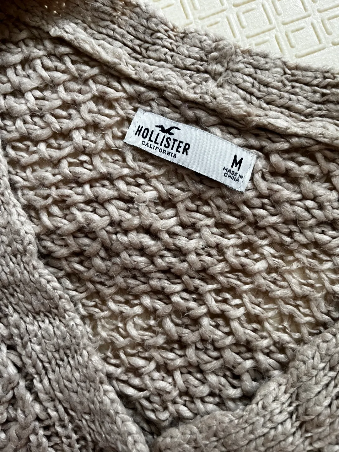 Hollister Cropped Cardigan image indicator(2)