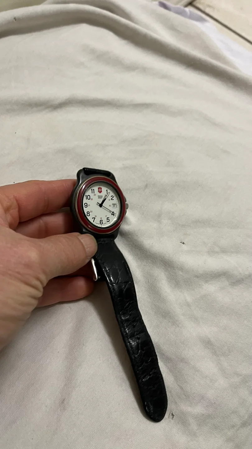 Vintage Swiss Army Watch image indicator(2)
