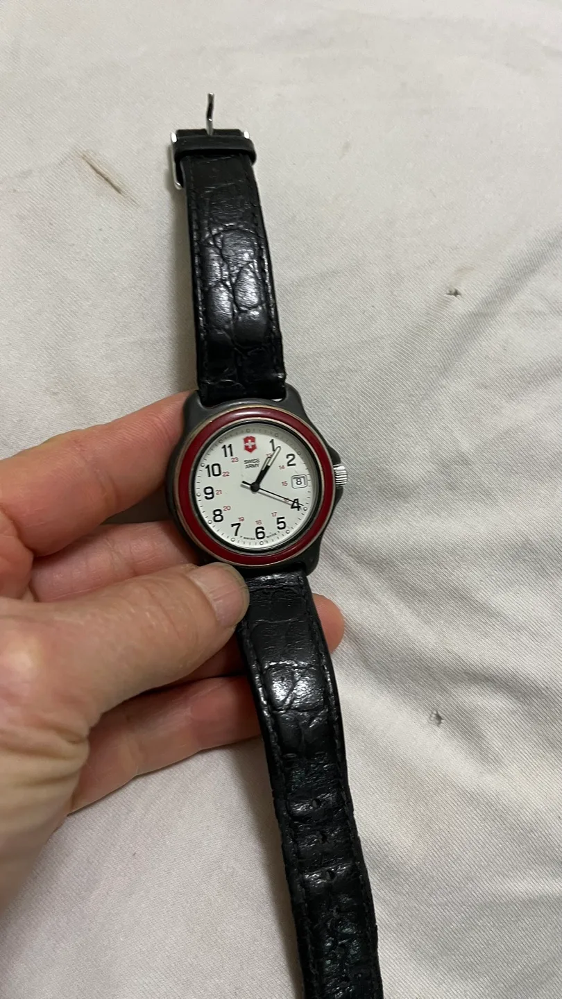 Vintage Swiss Army Watch image indicator(5)