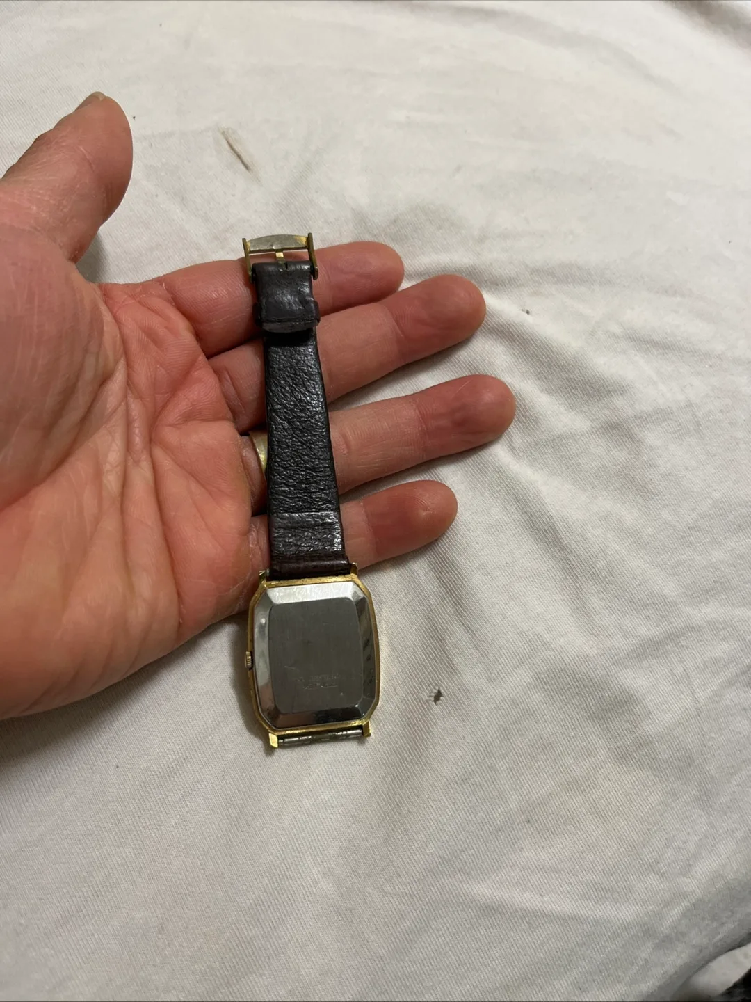 Vintage Wittanuer Geneva Quartz Watch image indicator(4)