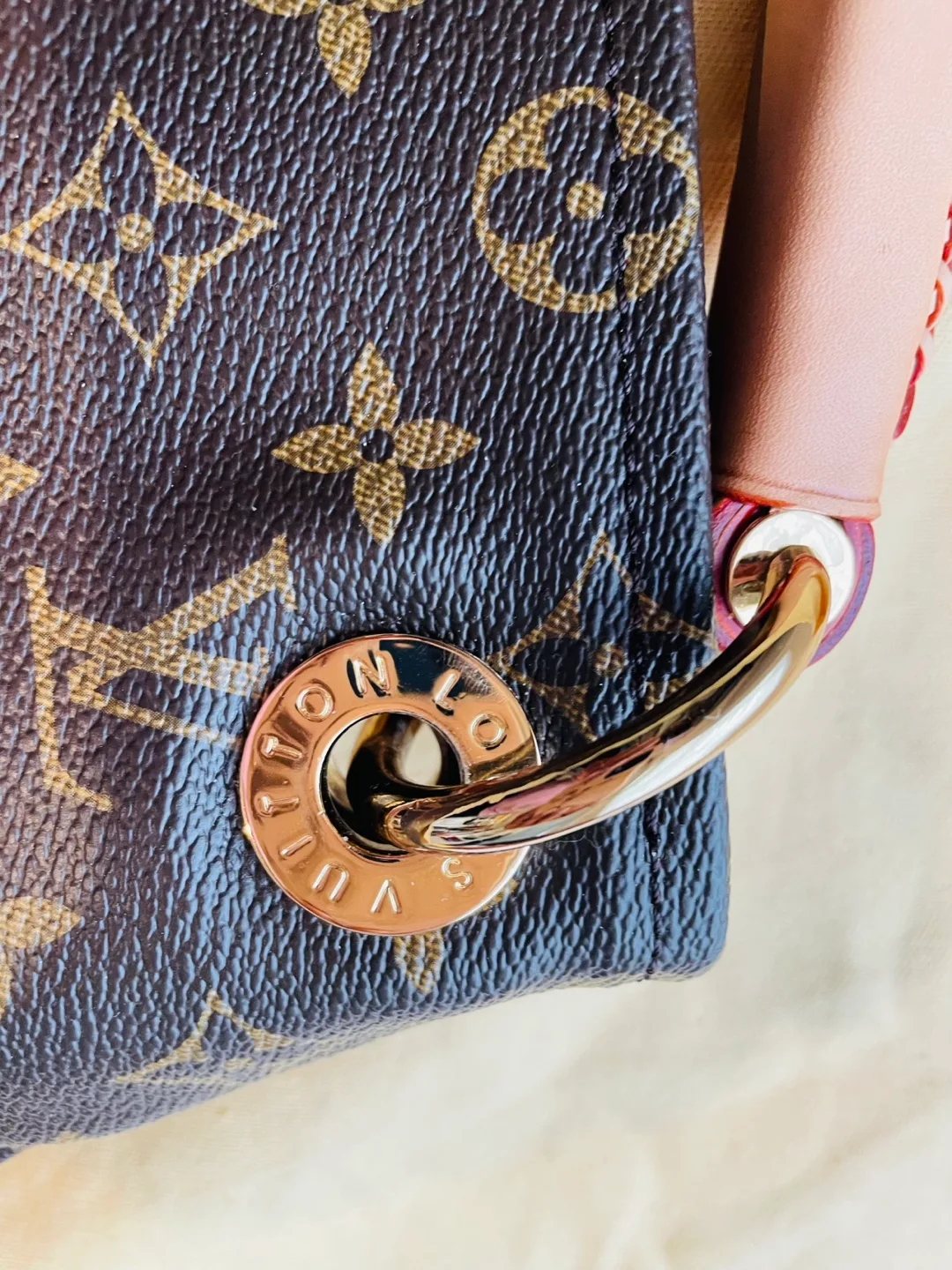 Louis Vuitton Monogram Empreinte Pochette Métis image indicator(3)