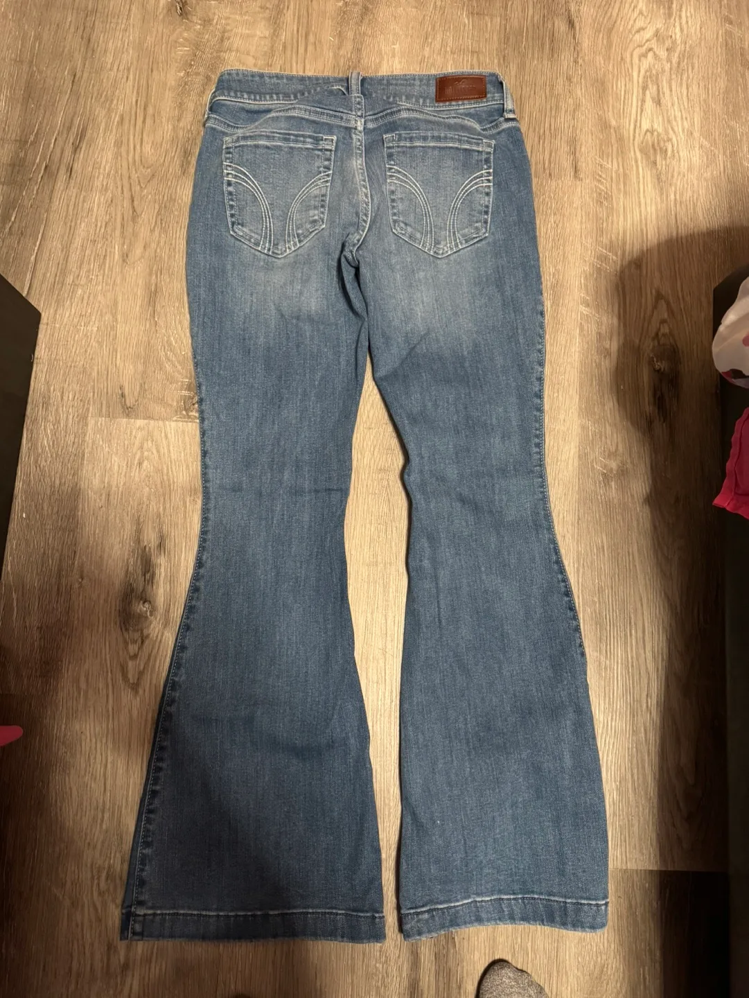 Hollister Low-Rise Vintage Flare Jeans - Size 26 image indicator(2)