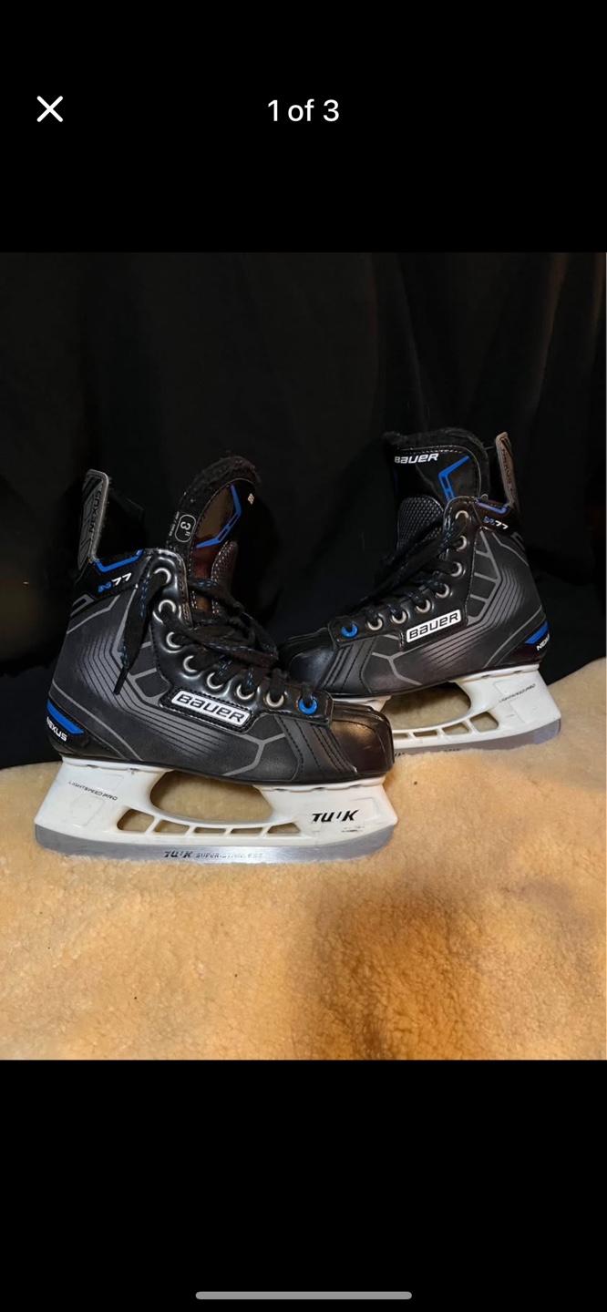 Youth size 4 Bauer ice skates