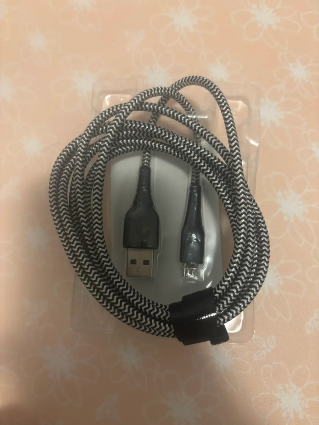 3-in-1 Charging Cable & Scoche USB-C Audio Cable image indicator(2)