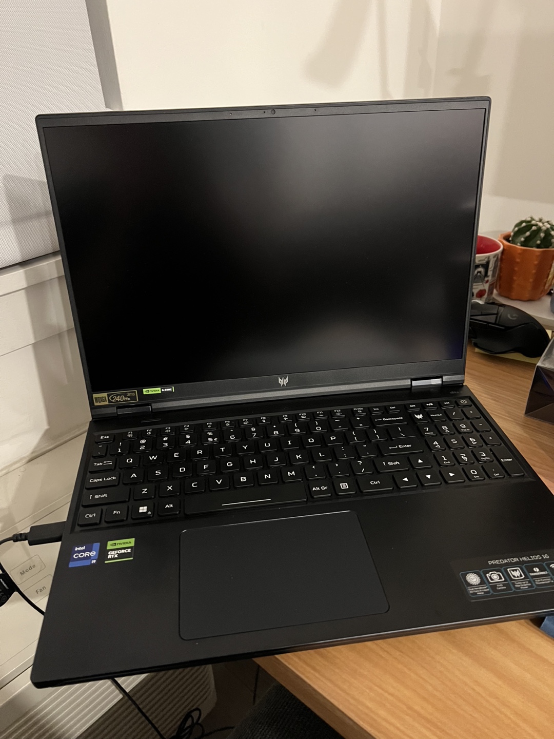 Acer Predator 4080 PH16 Gaming Laptop - photo 2