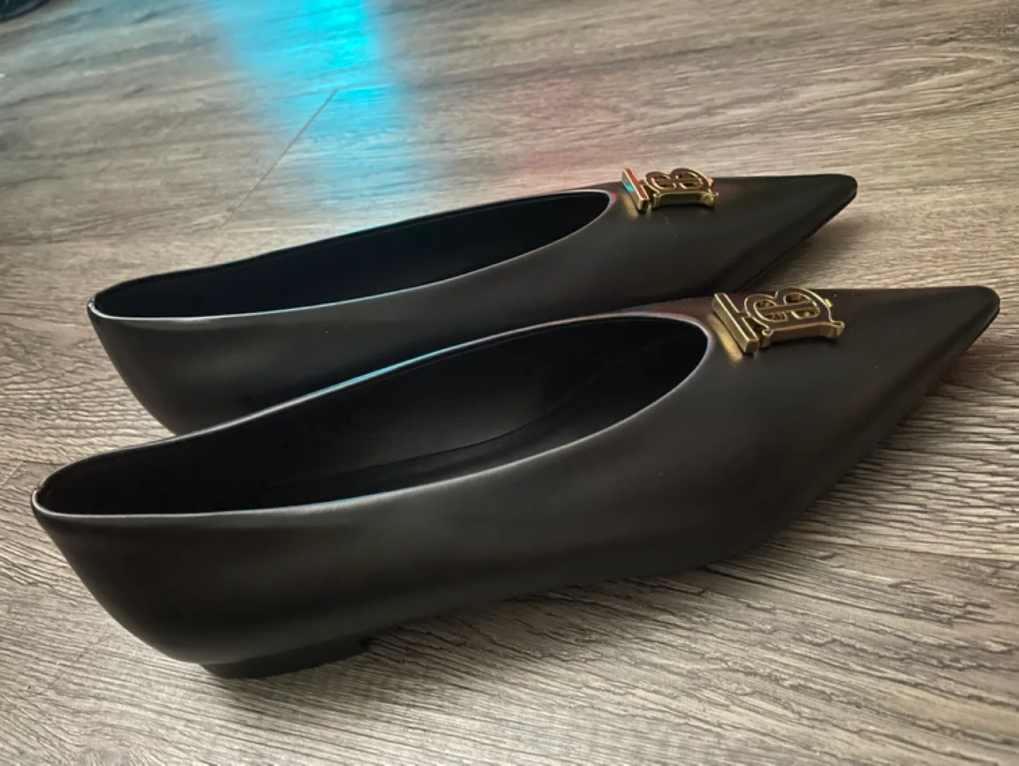 Burberry Black Leather Pointed-Toe Flats🥕 image indicator(3)
