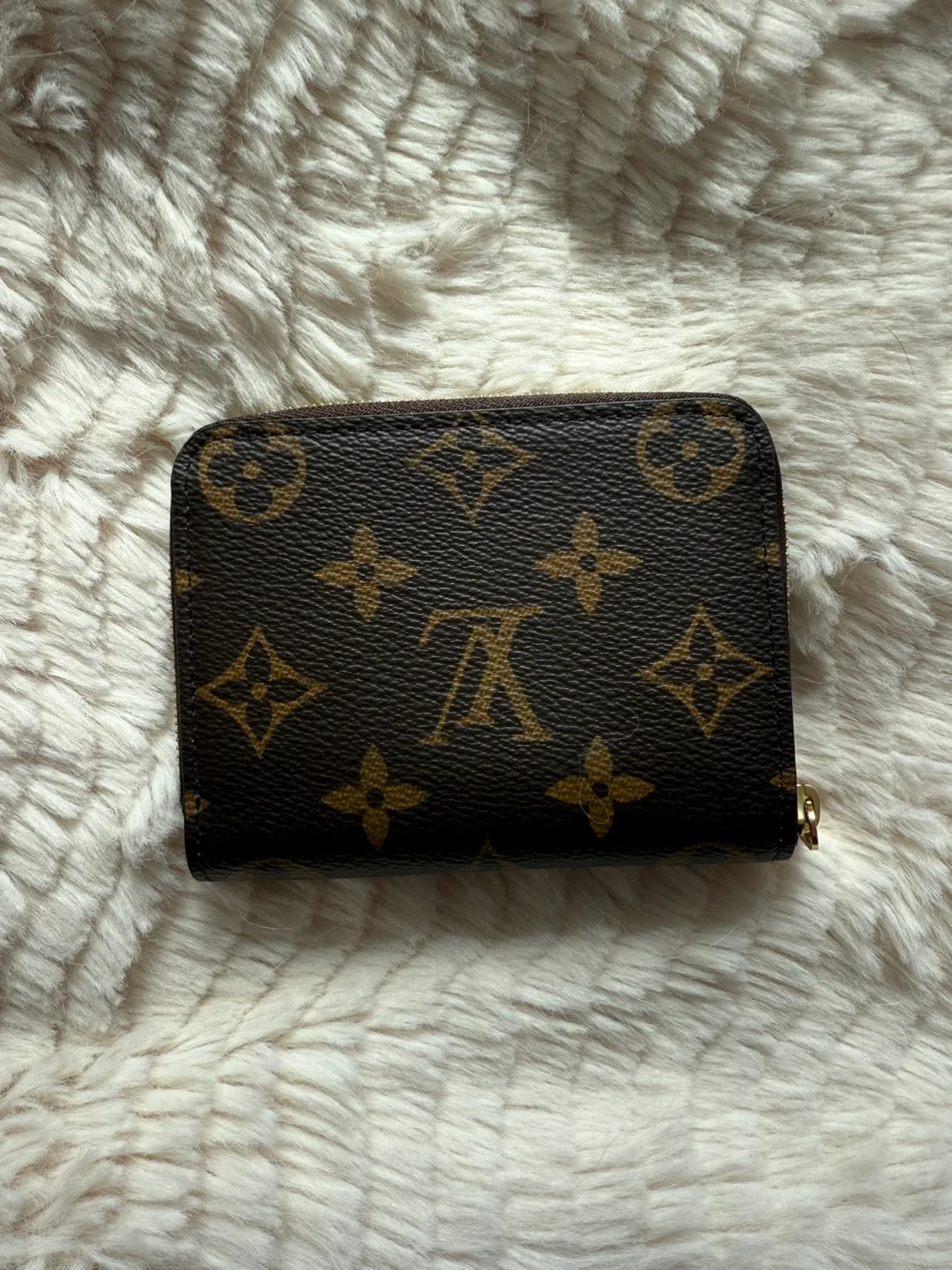 Louis Vuitton Dog Zippy Coin Purse image indicator(2)