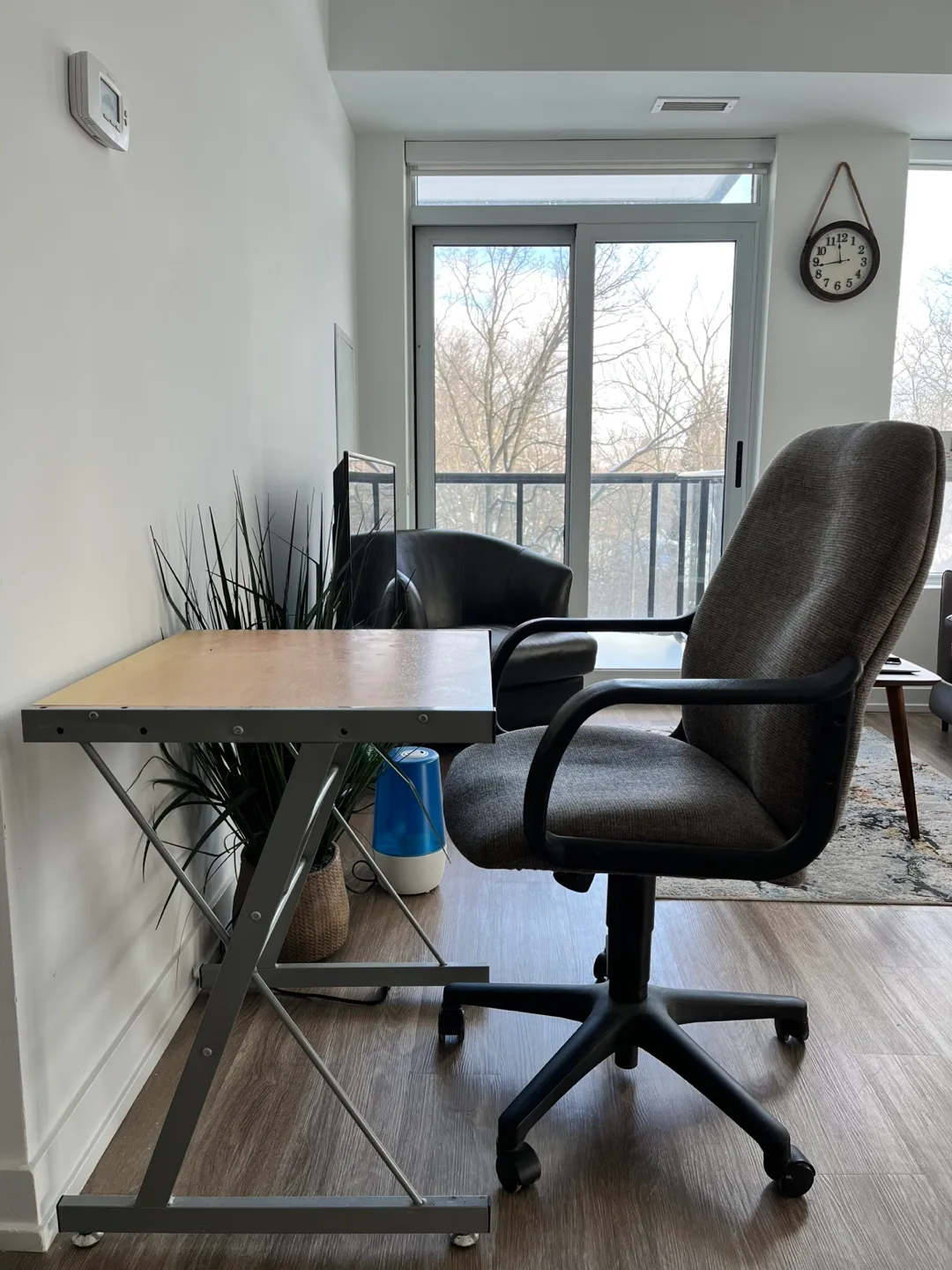 Compact Work Setup – Sturdy Desk, Comfy Chair & IKEA Lamp image indicator(4)