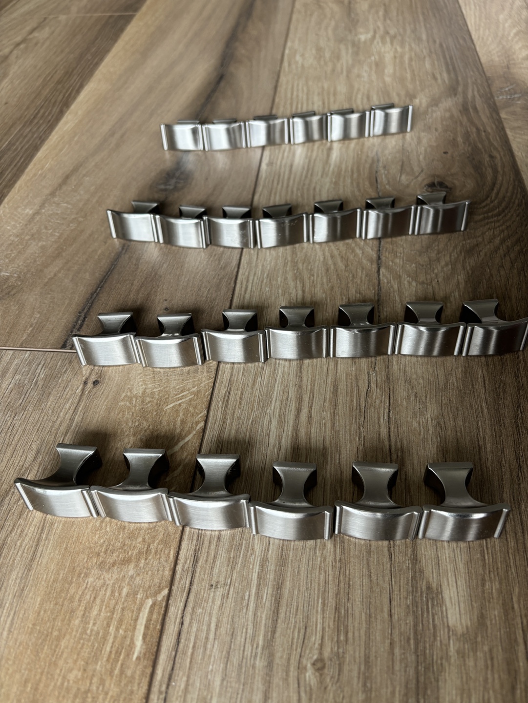 26 Cabinet Knobs with Screws