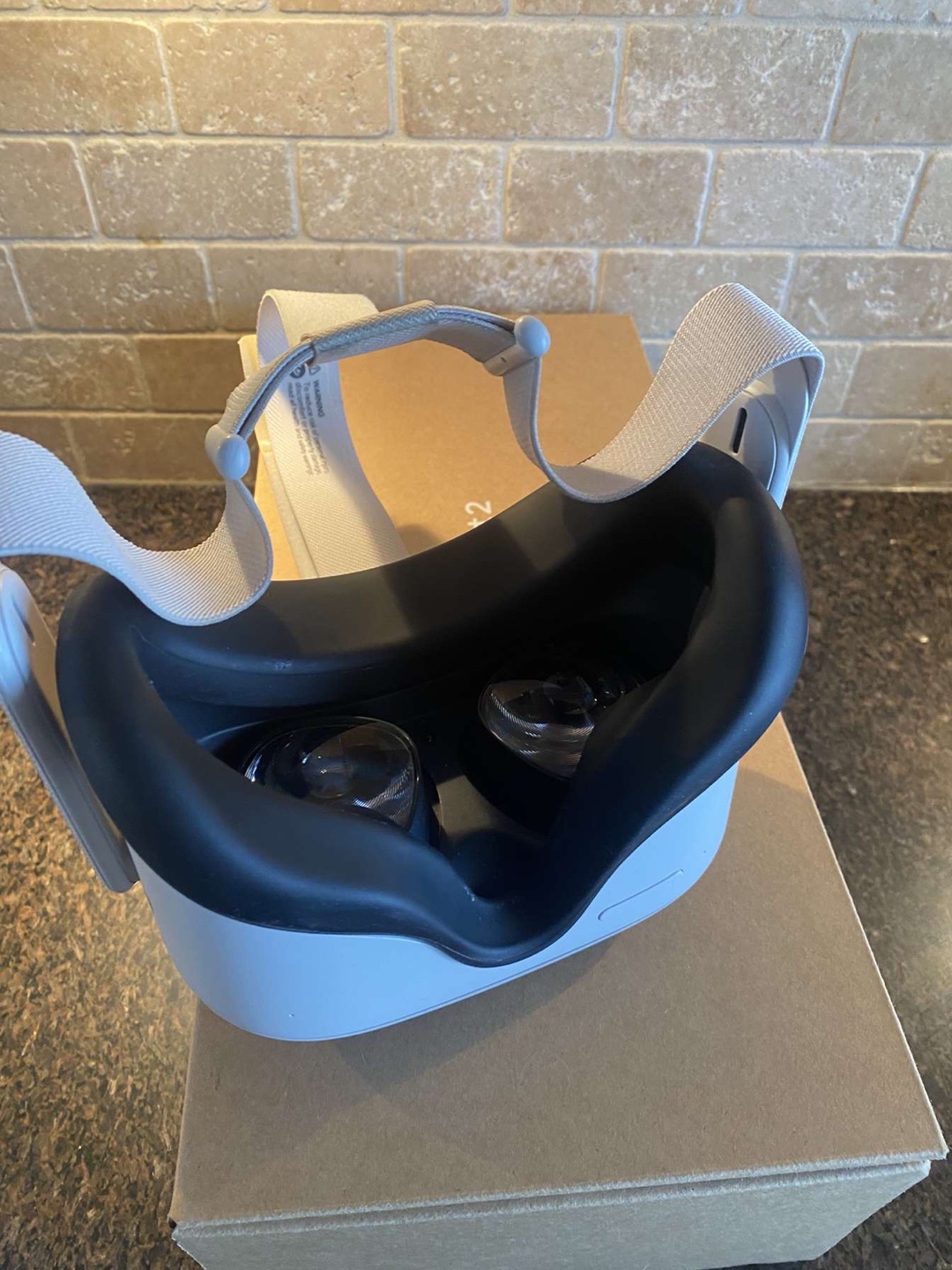 Meta Quest 2 VR Headset with Controllers - photo 4