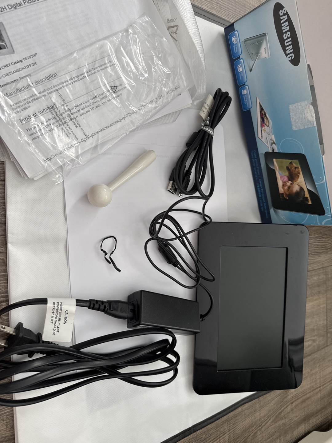 Samsung Digital Photo Frame with Accessories - photo 2