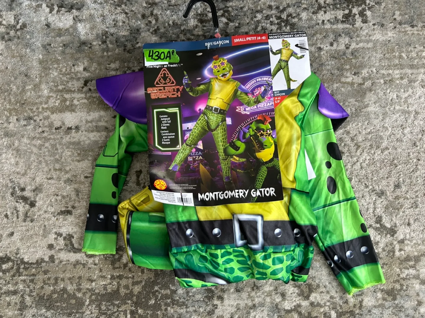 Five nights at Freddy’s Montgomery Gator Costume BN image indicator(2)