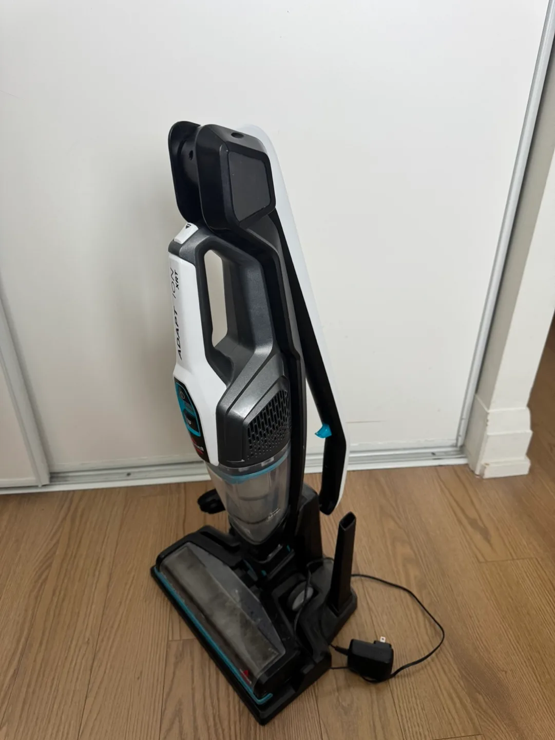 Bissell Lithium Ion Cordless Vacuum image indicator(5)