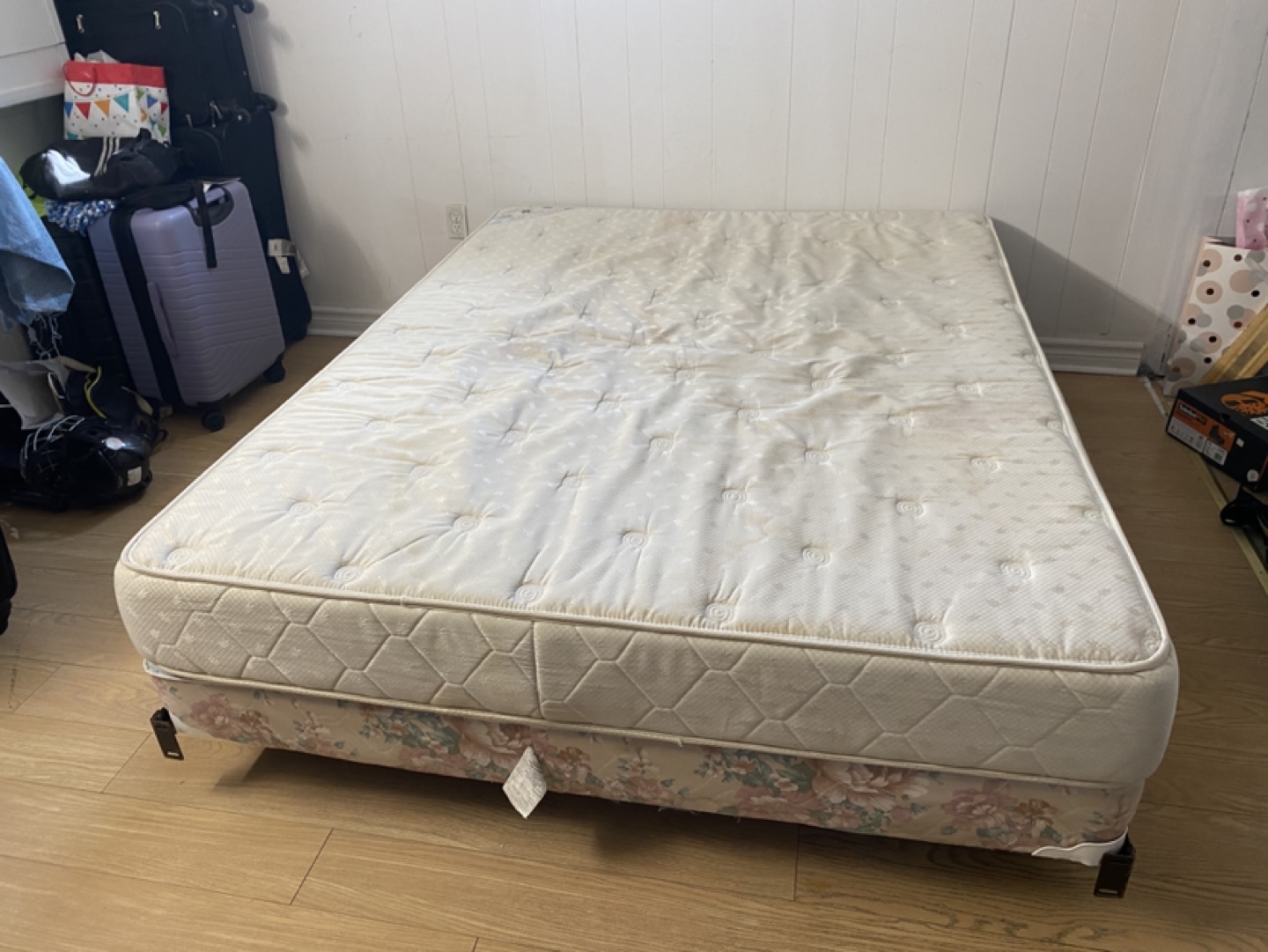 Queen Mattress and Box Spring Set