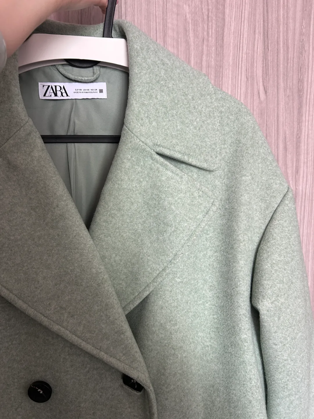 Oversized Zara Women's Sage Green Double-Breasted Overcoat image indicator(4)