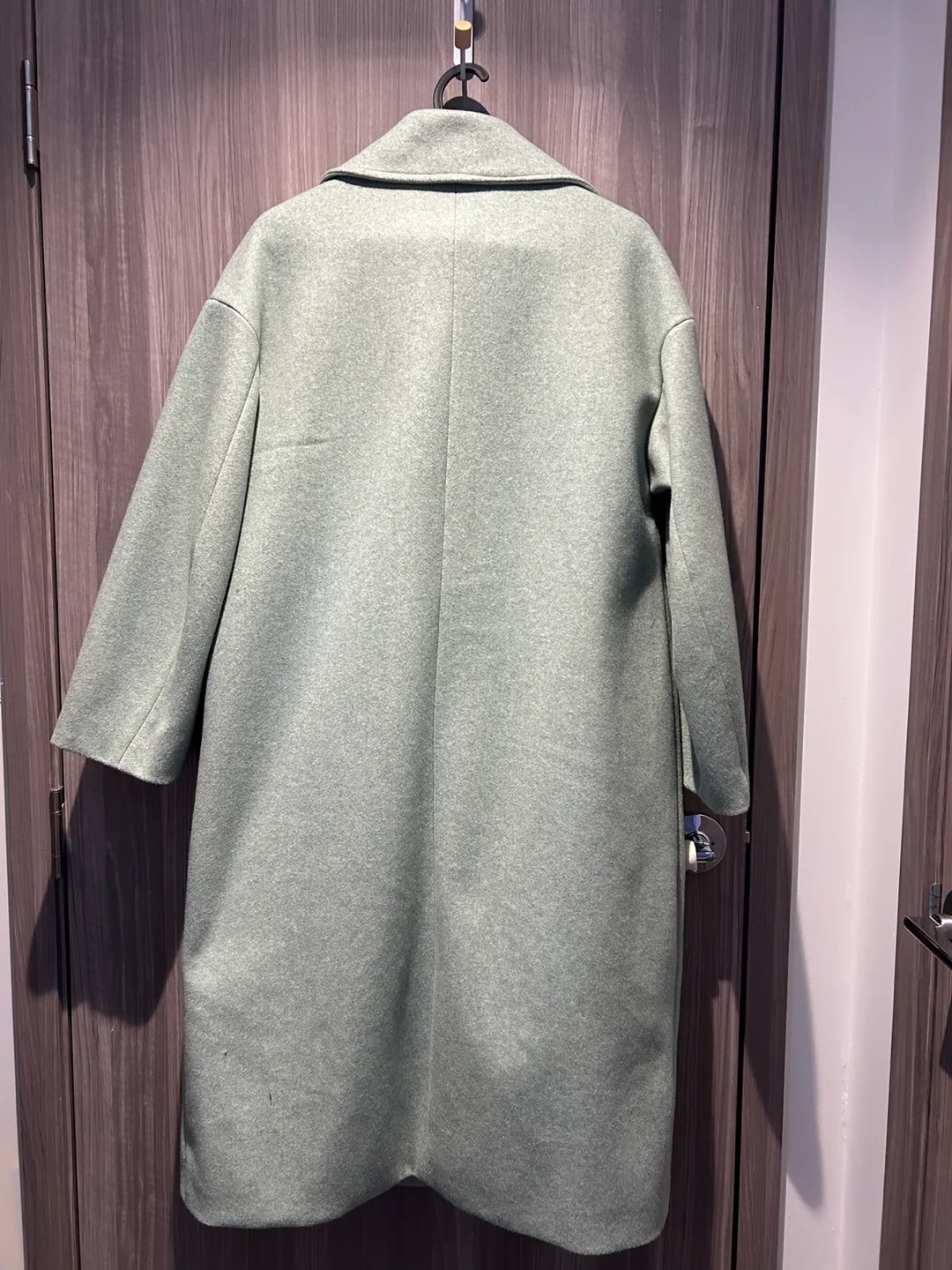 Oversized Zara Women's Sage Green Double-Breasted Overcoat image indicator(3)