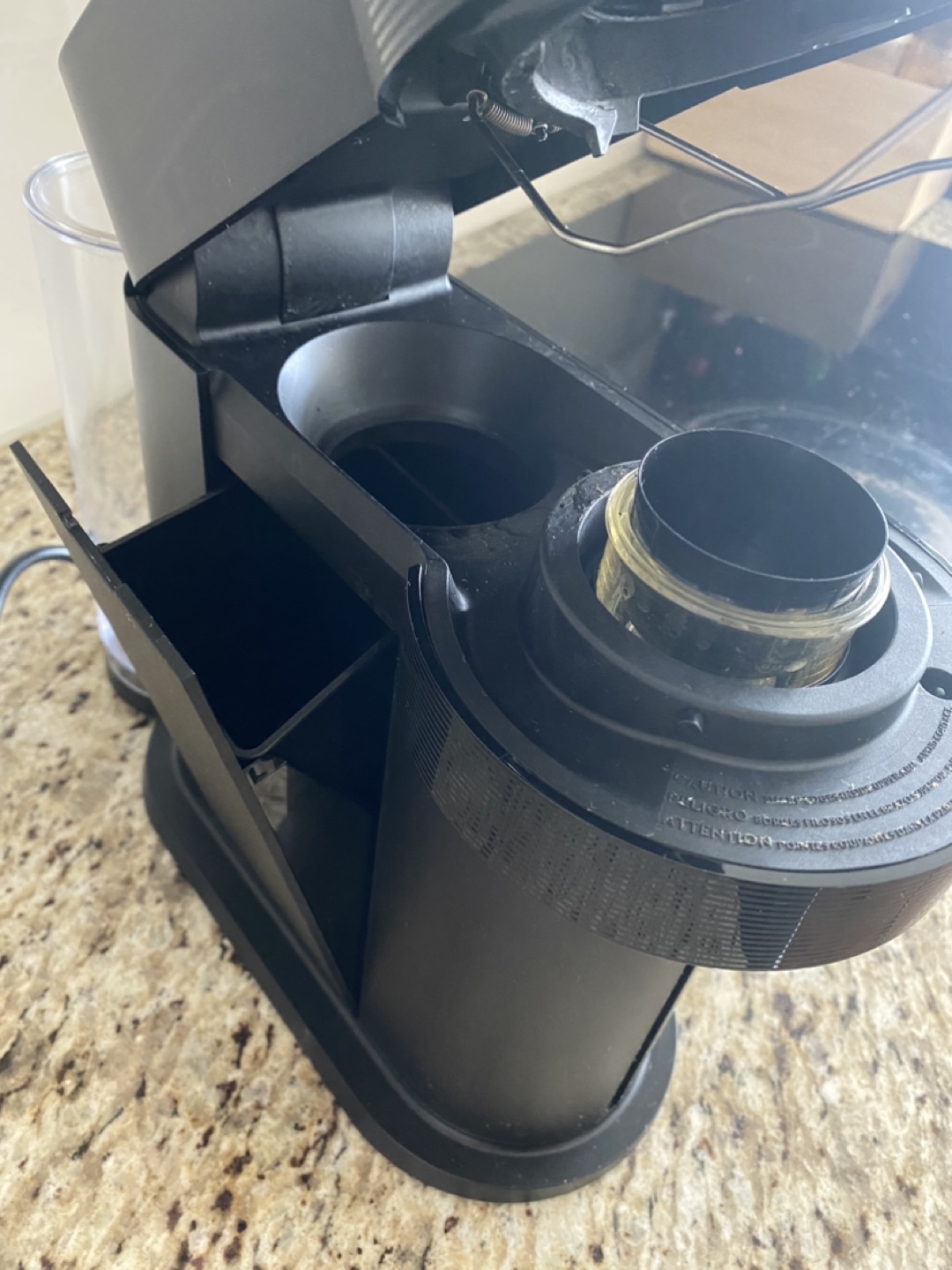 Nespresso Vertuo Next coffee and espresso maker - photo 5