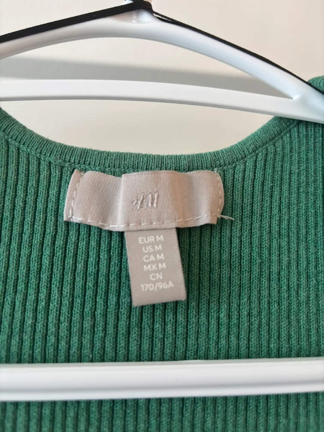 H&M Green Ribbed Knit Sweater - Size Medium image indicator(5)