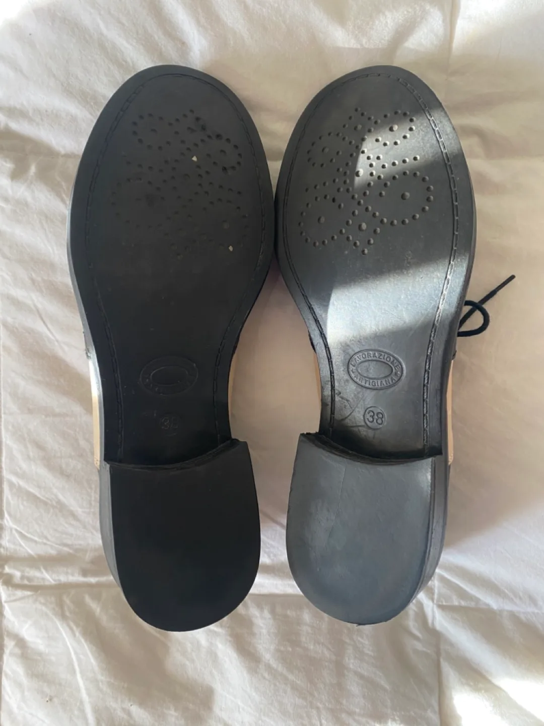 Women's Black/ Beige Leather Oxfords Size 38 image indicator(4)