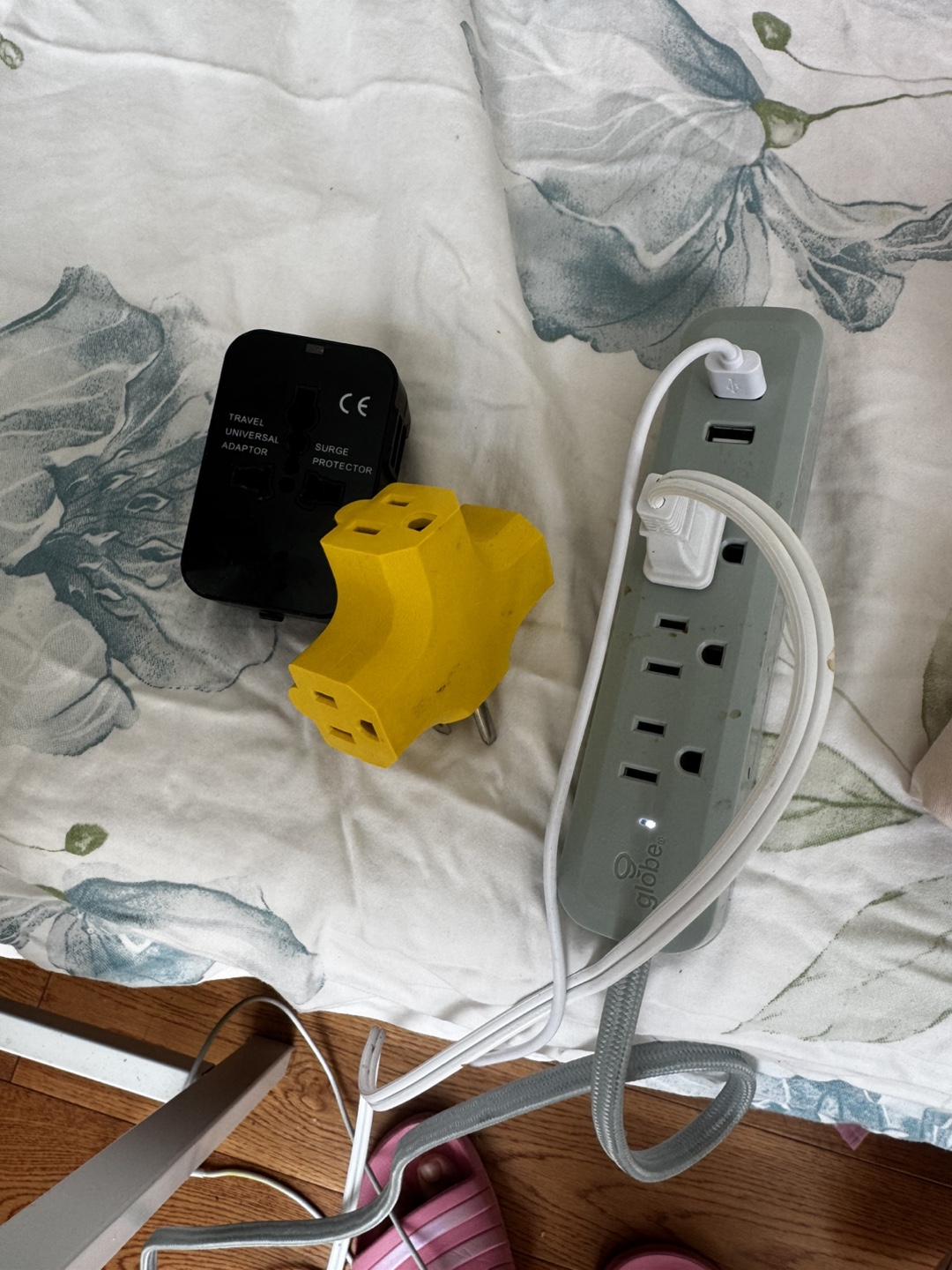 Travel Adaptor, Power Bar & Plug Converter Bundle - photo 2