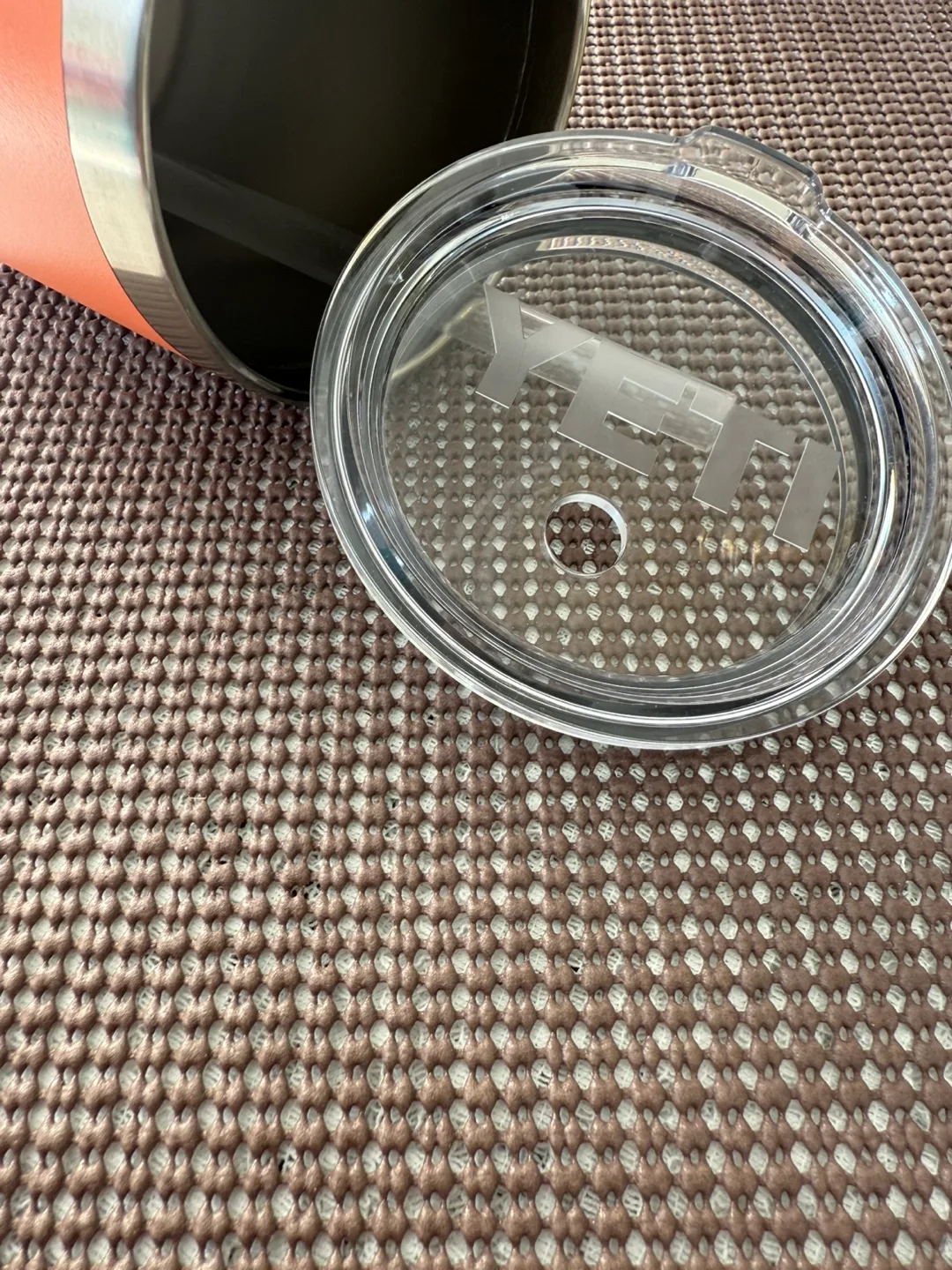 YETI Rambler 35 oz Straw Mug - Great condition!! image indicator(3)