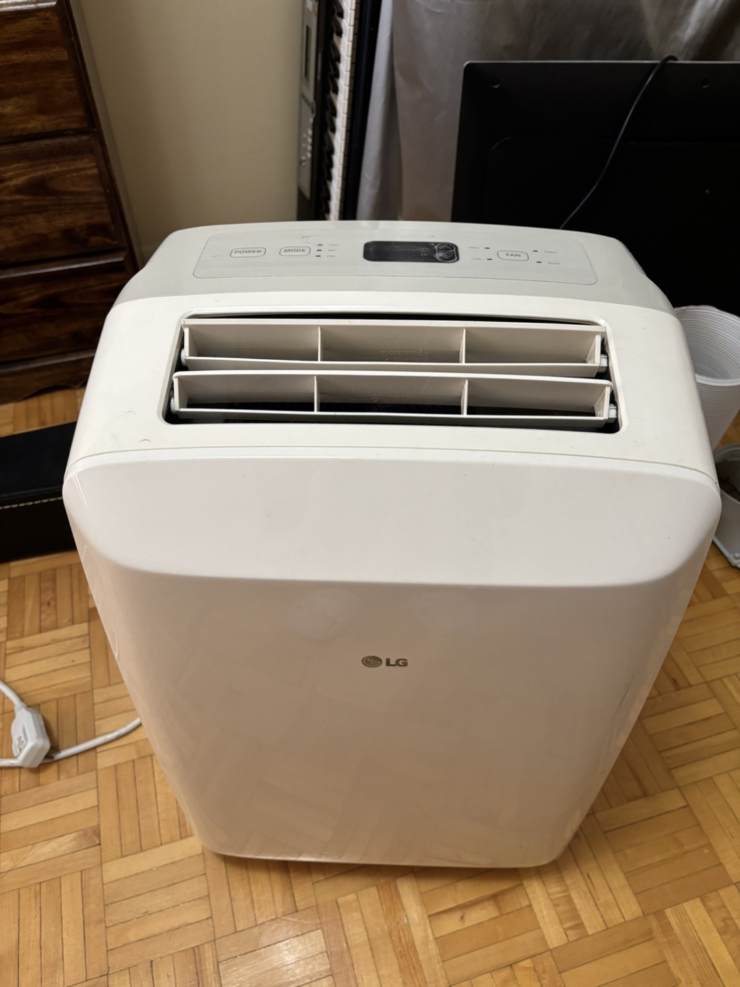 LG Portable Air Conditioner - photo 4