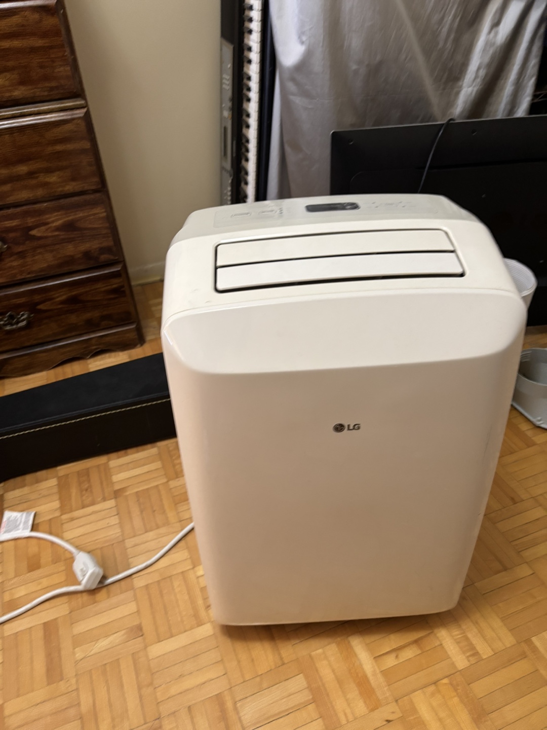 LG Portable Air Conditioner - photo 2