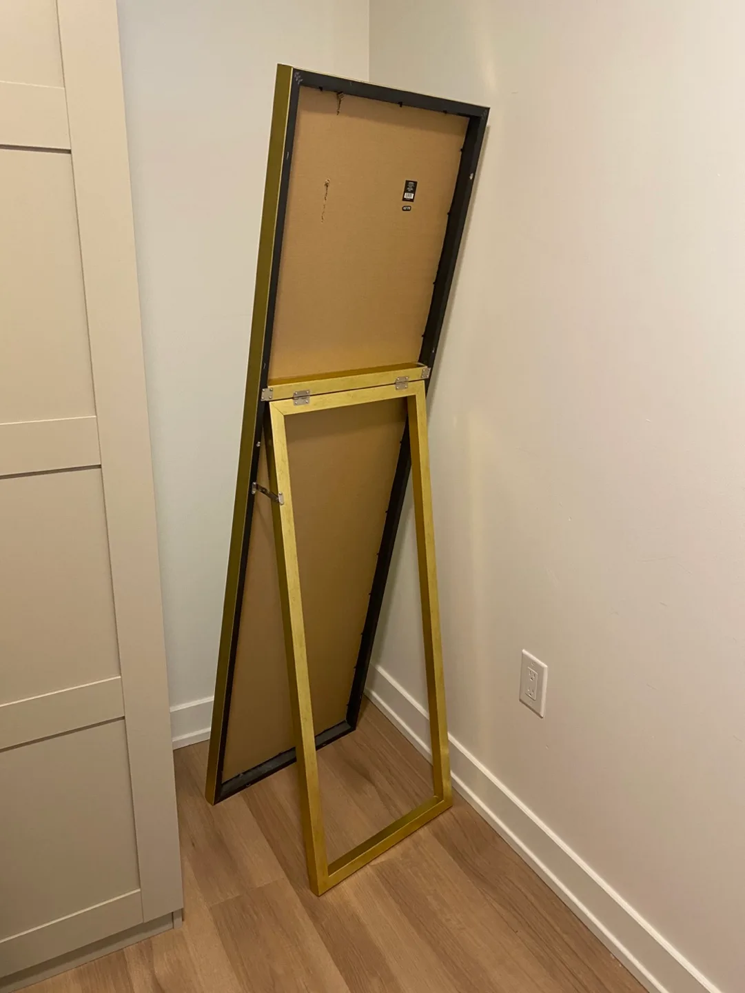 Full-Length Gold Frame Mirror image indicator(4)