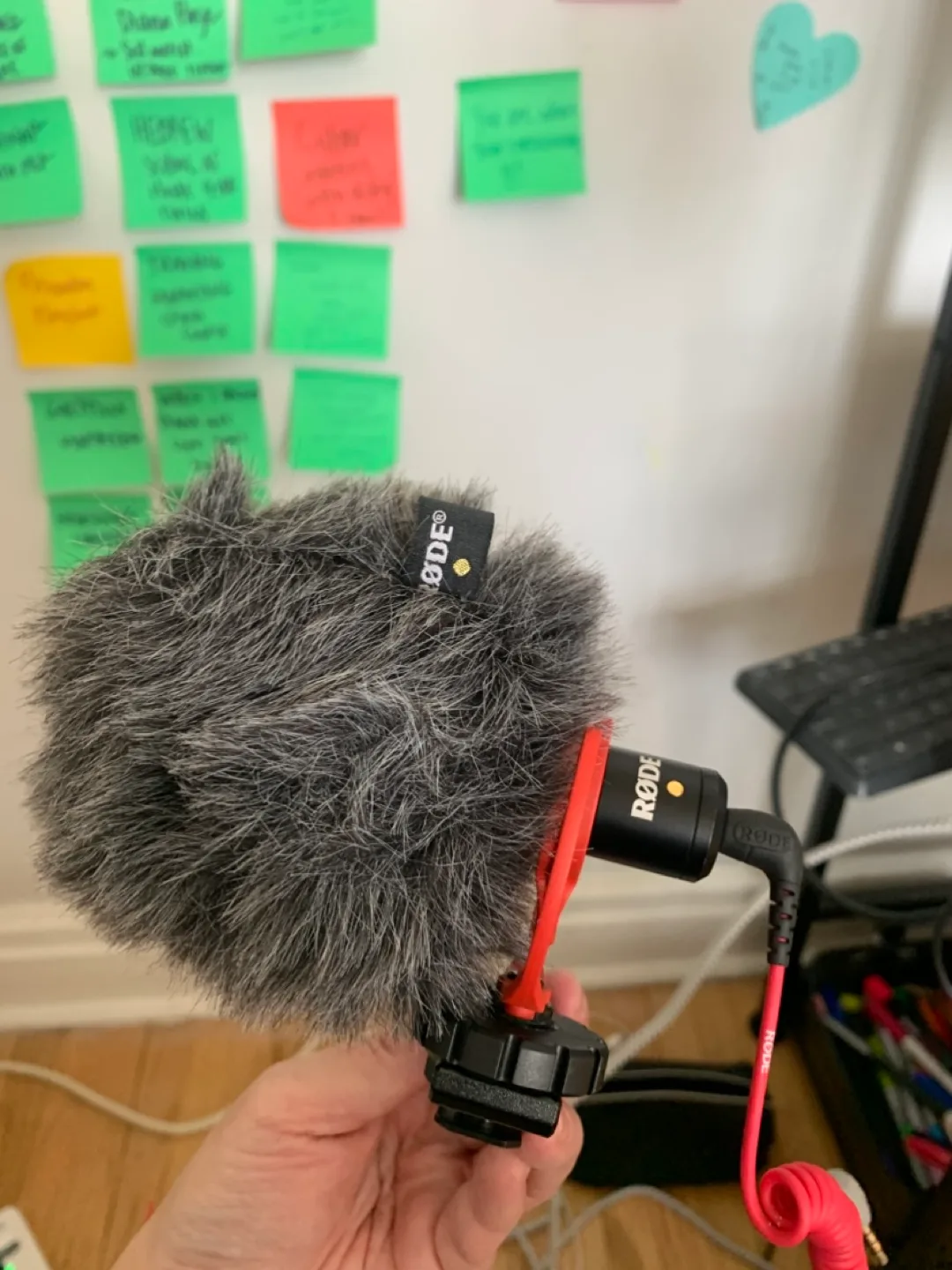 RØDE VideoMic Me-L Microphone with Rycote Lyre Shock Mount image indicator(2)