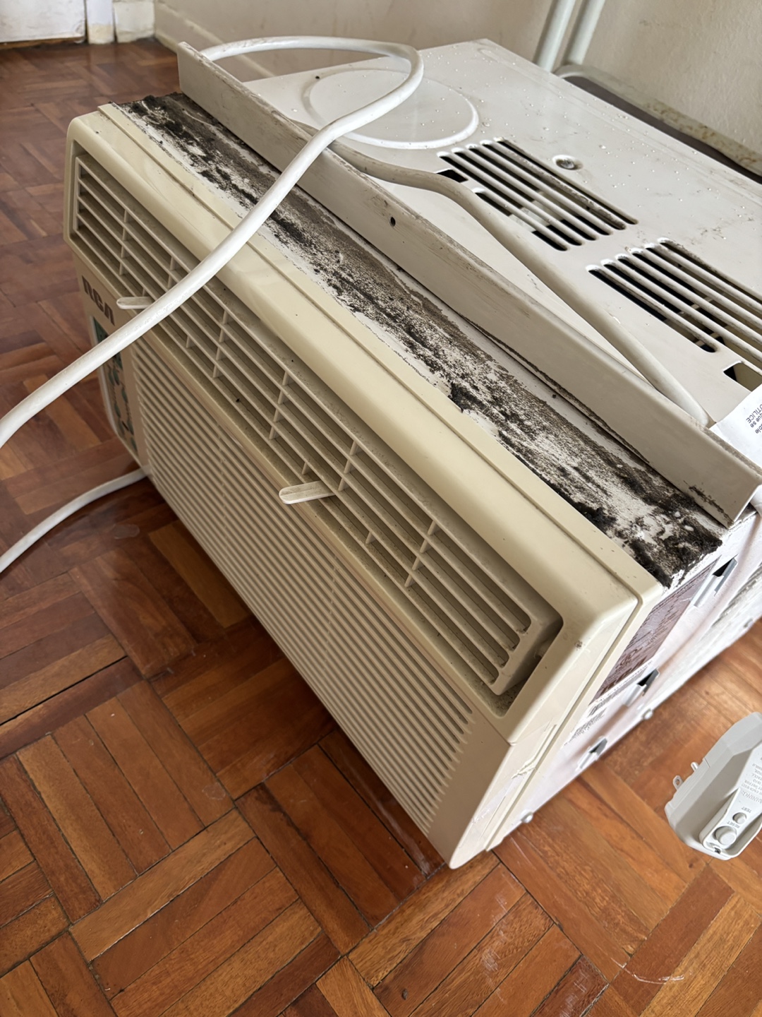 RCA Window Air Conditioner - 8000 BTU - photo 4