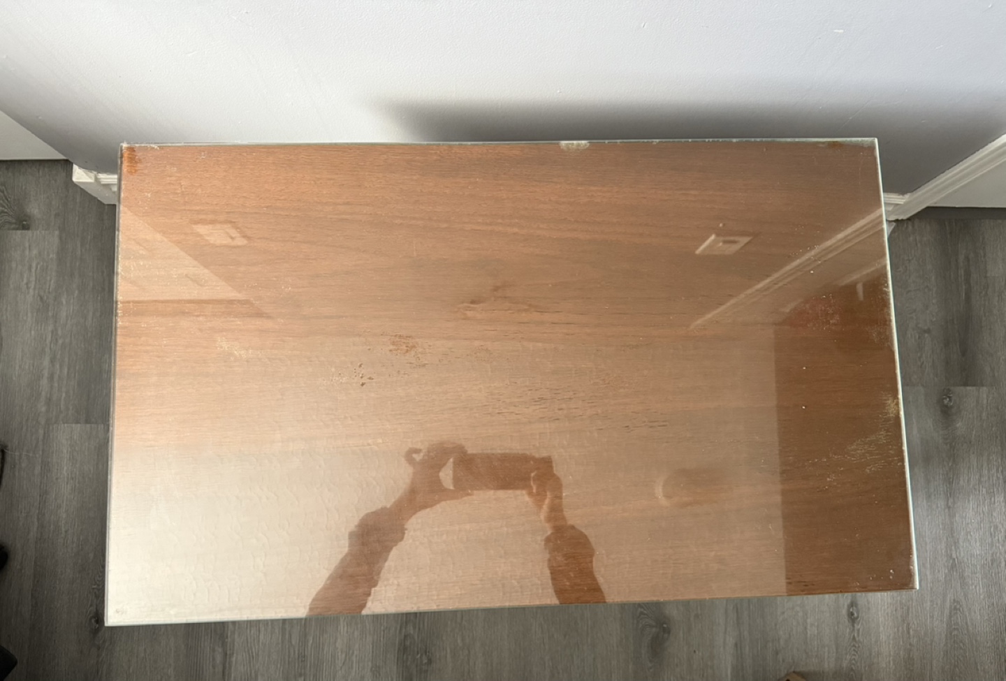 Wooden side table with glass top - photo 3