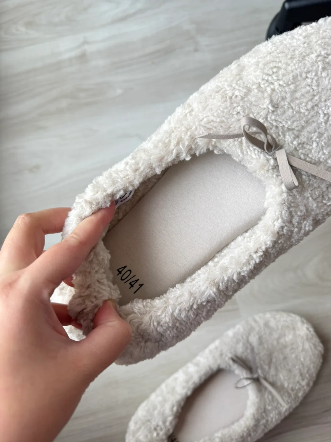 Home Fuzzy Slippers image indicator(3)