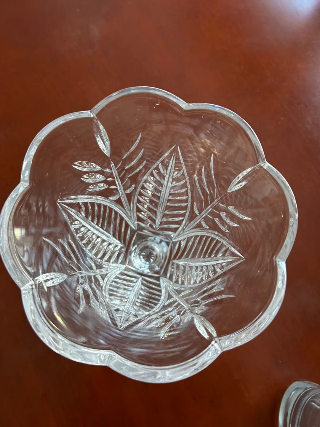 Crystal Pedestal Vase with Leaf Design image indicator(2)