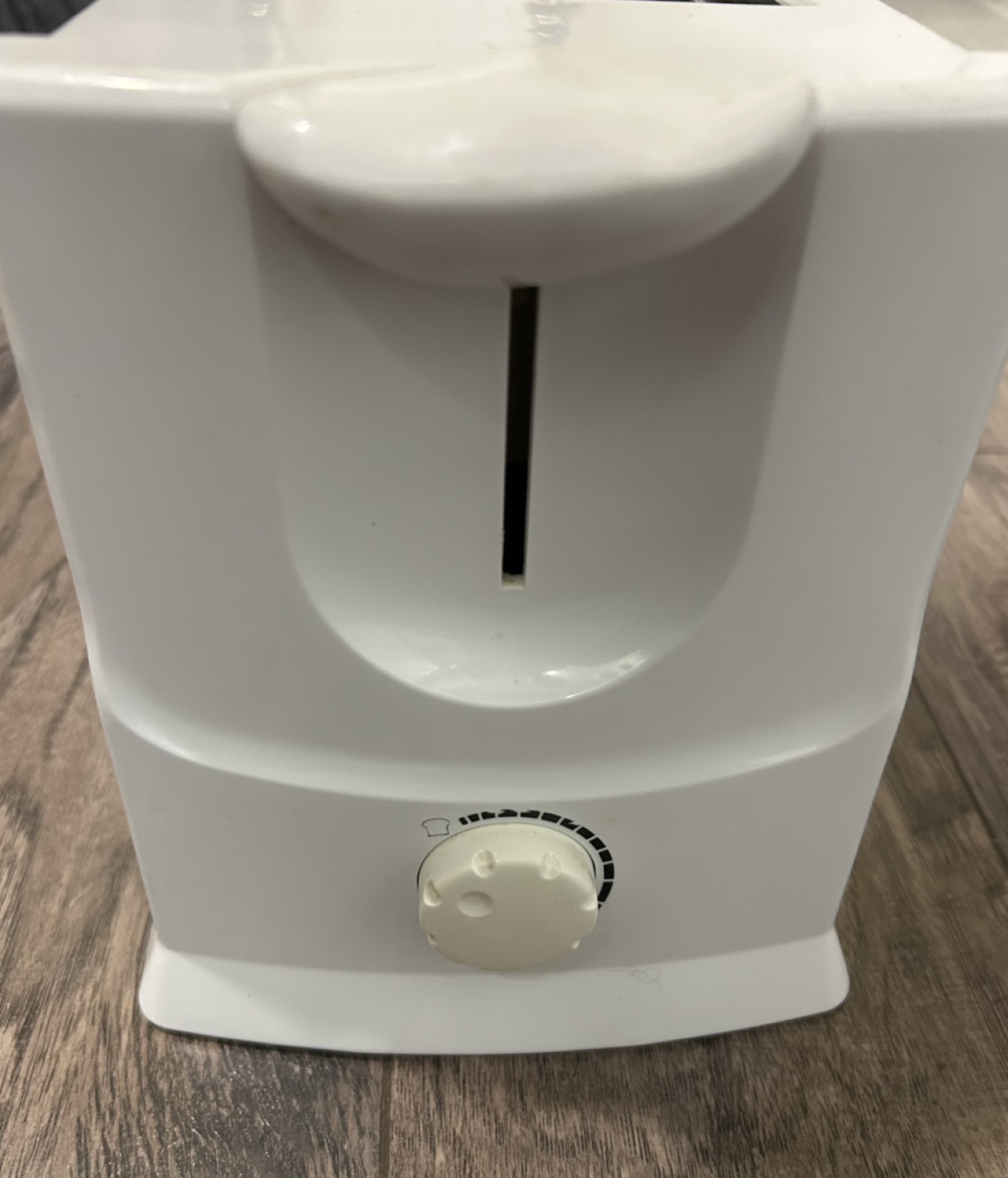 White-Westinghouse 2-Slice Toaster - WWCT22E - photo 2