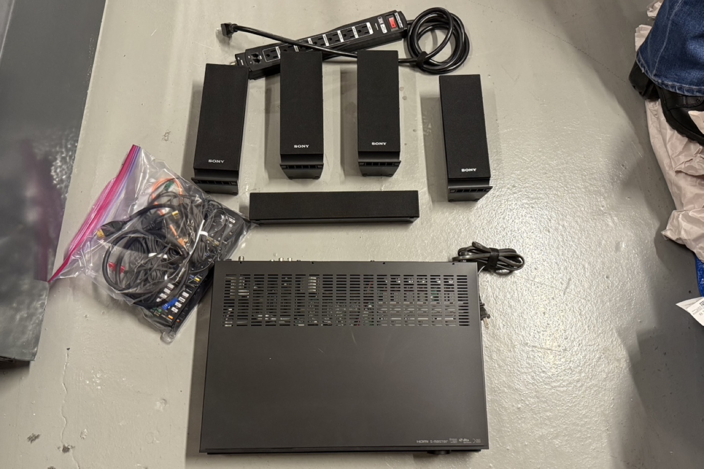 Sony 5.1 Channel Home Theater System - photo 4
