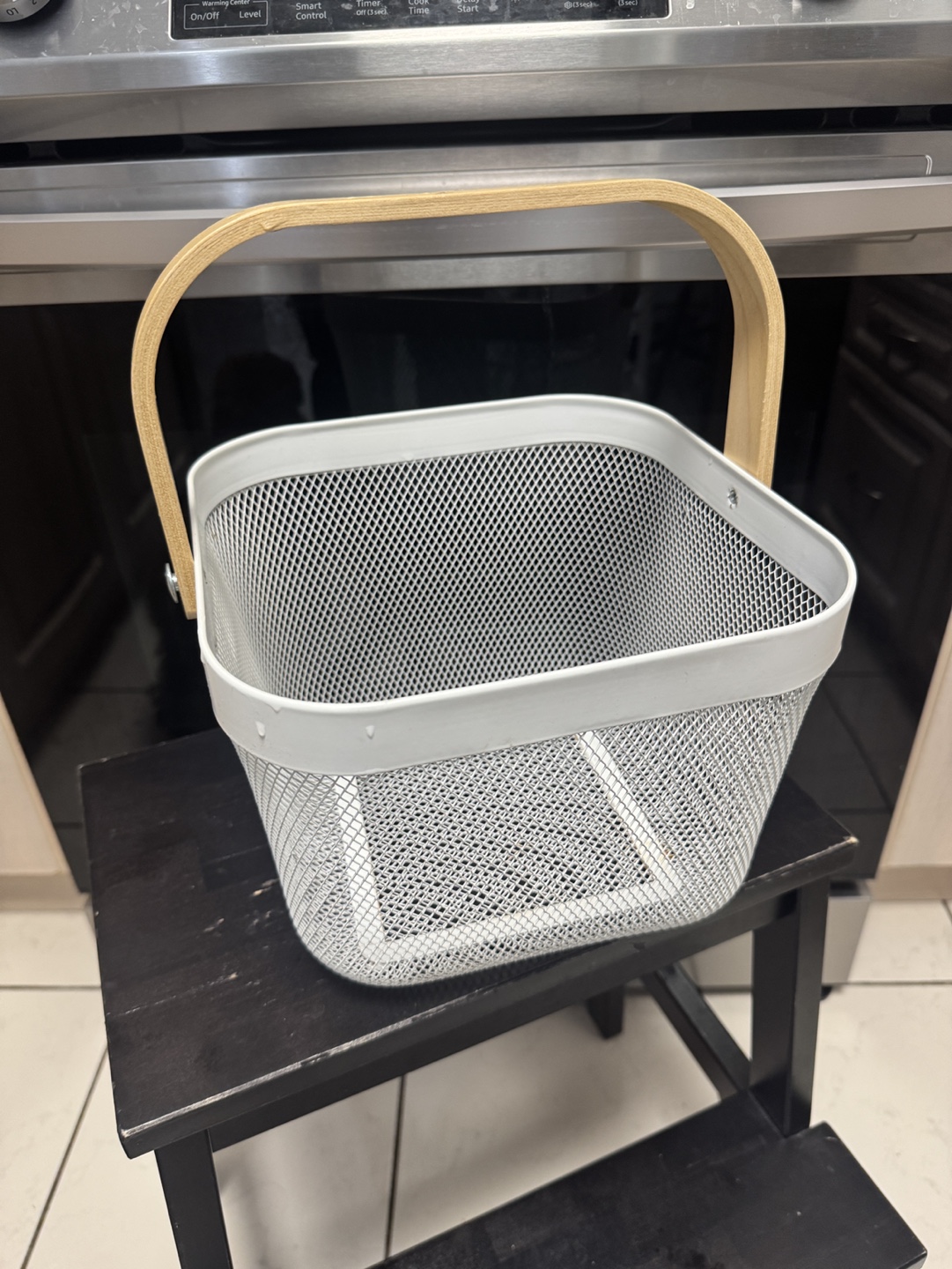 White Metal Wire Basket with Wooden Handle