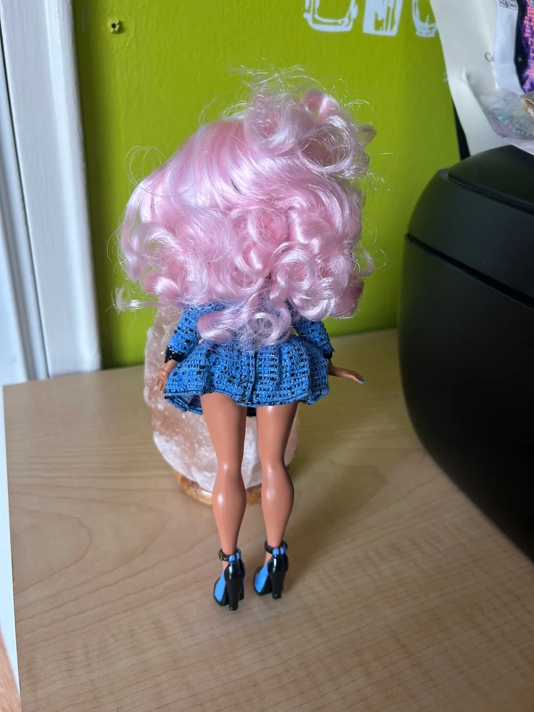 LOL OMG Uptown Girl Fashion Doll image indicator(3)