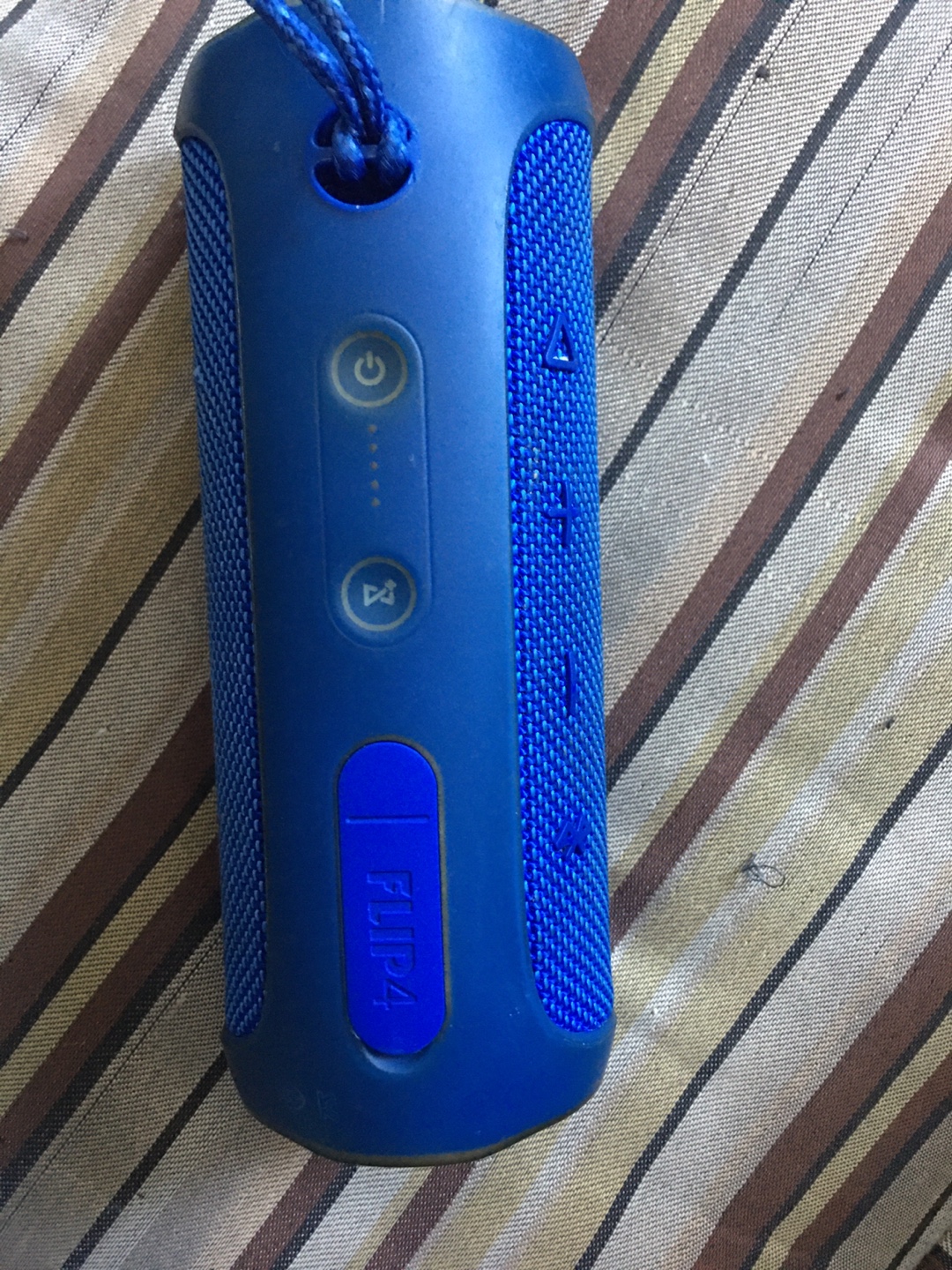 JBL Flip 4 waterproof speaker - photo 2