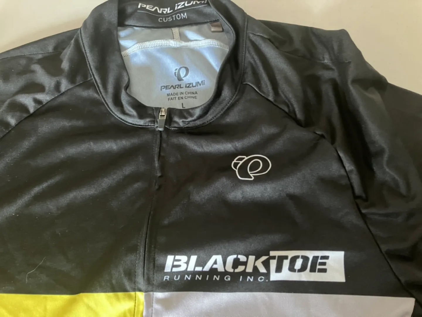 Blacktoe Running Pearl Izumi Cycling Kit - Size Large image indicator(2)