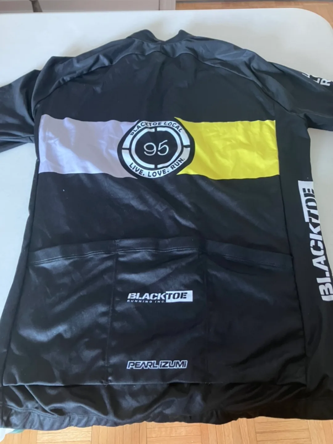 Blacktoe Running Pearl Izumi Cycling Kit - Size Large image indicator(3)