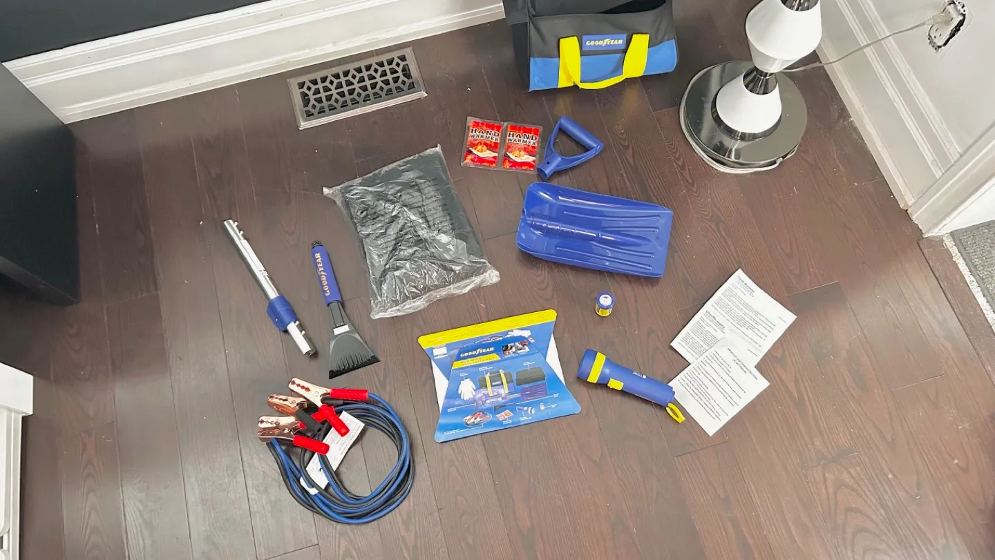 Goodyear Winter Safety Kit image indicator(6)
