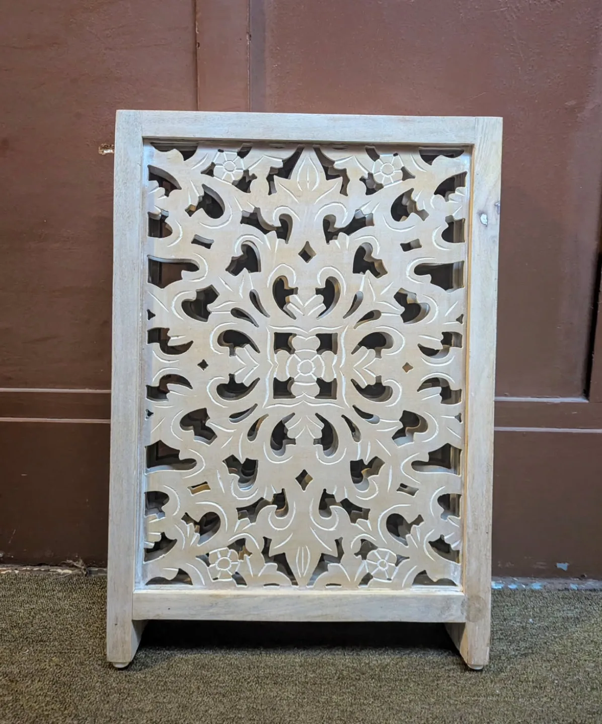 Shabby chic , Half height room divider, 4 pannel, carved wood image indicator(2)