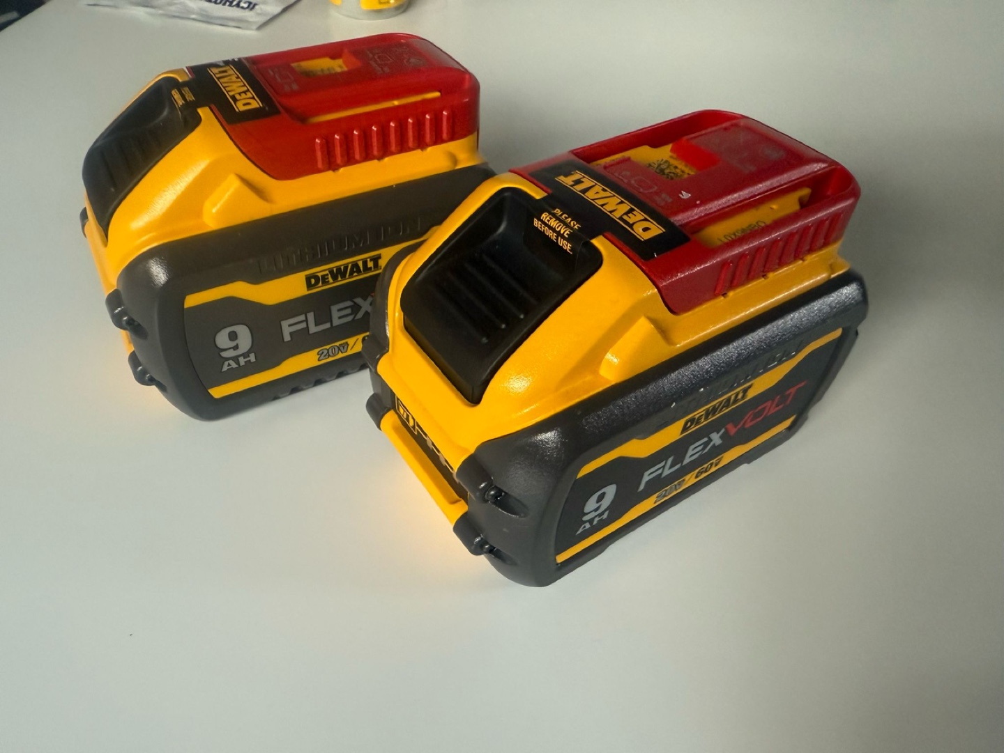 DeWalt 9Ah 20V/60V Flexvolt Batteries (each one) - photo 3