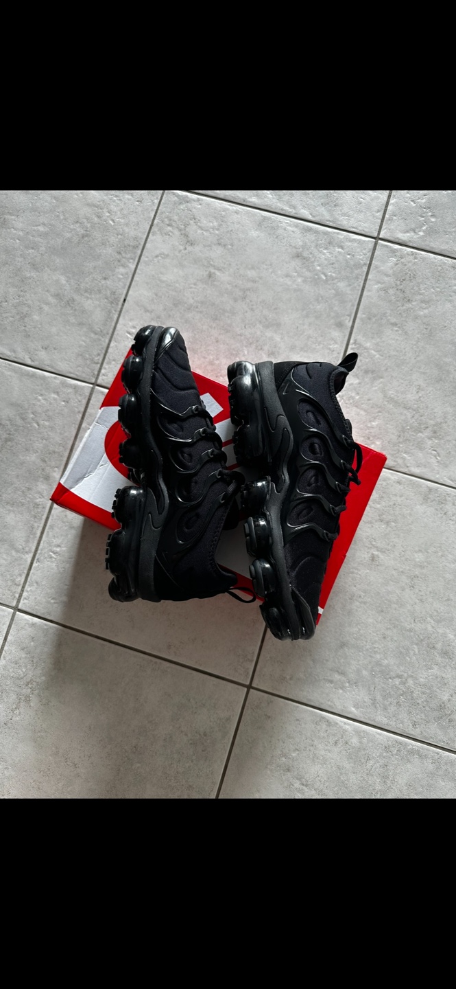 Nike VaporMax Plus Triple Black Size 8.5