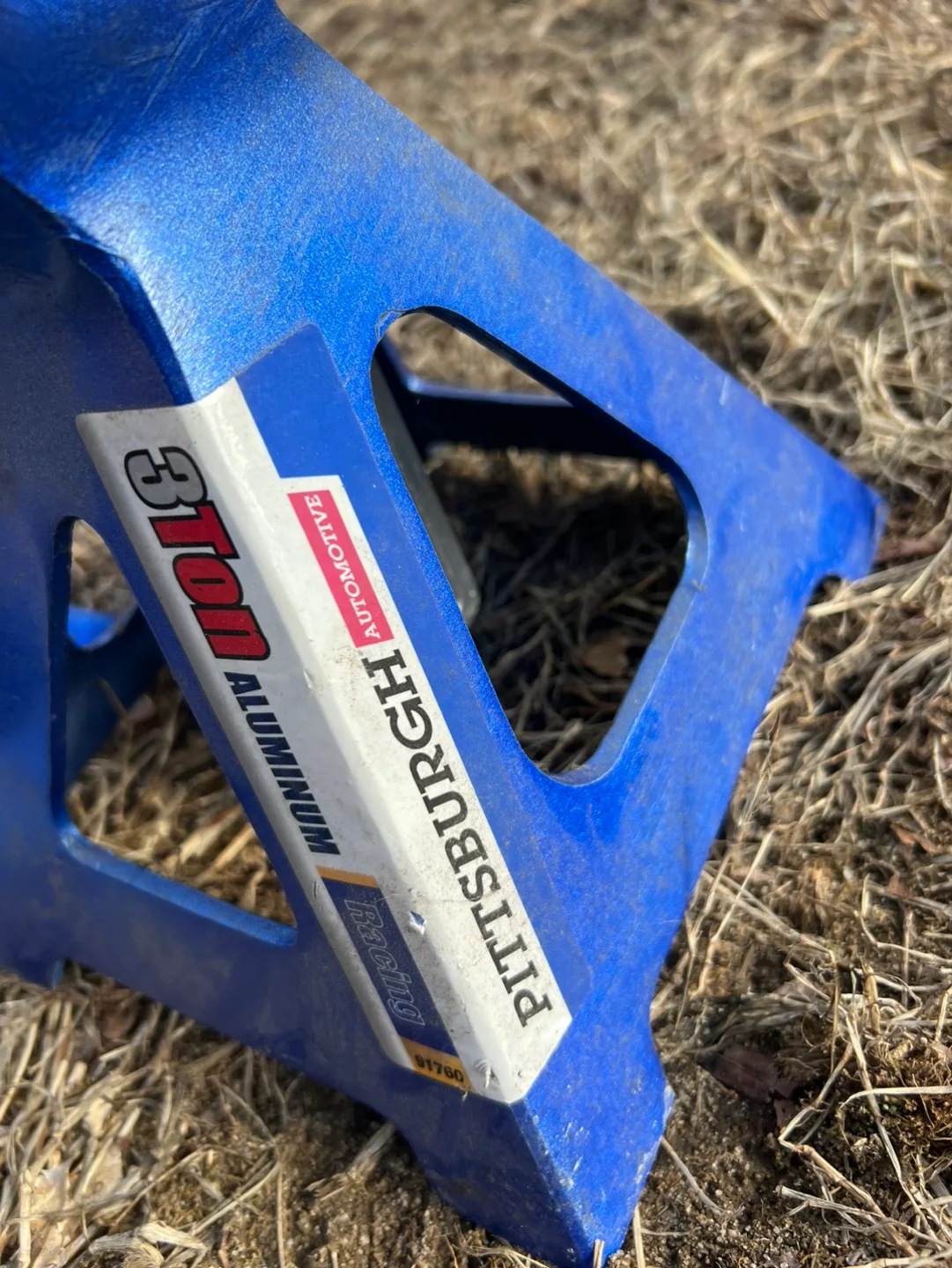 Pair of Pittsburgh Automotive 3 Ton Aluminum Racing Jack Stands image indicator(4)