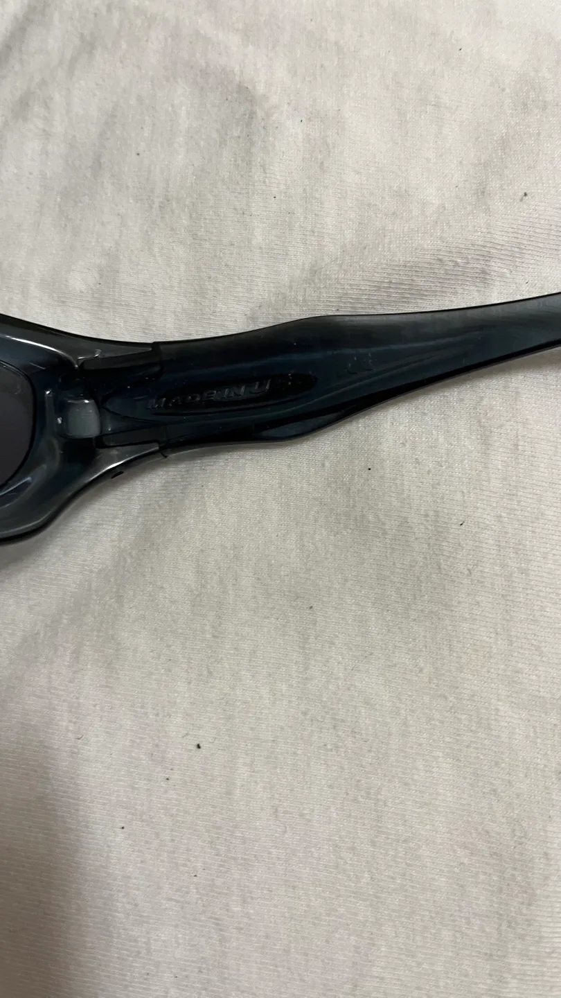 Oakley monster dog model Sunglasses with Case image indicator(3)