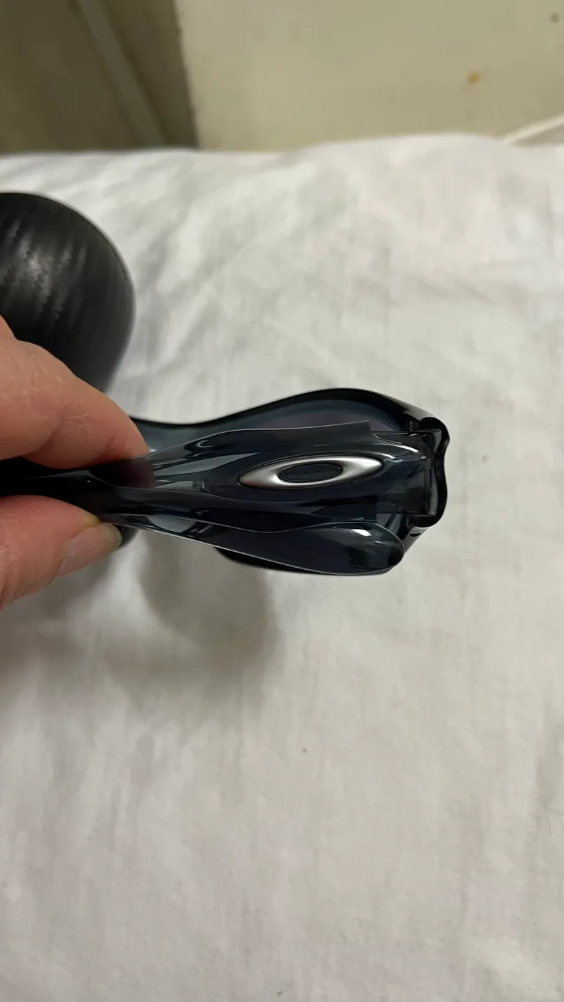 Oakley monster dog model Sunglasses with Case image indicator(8)