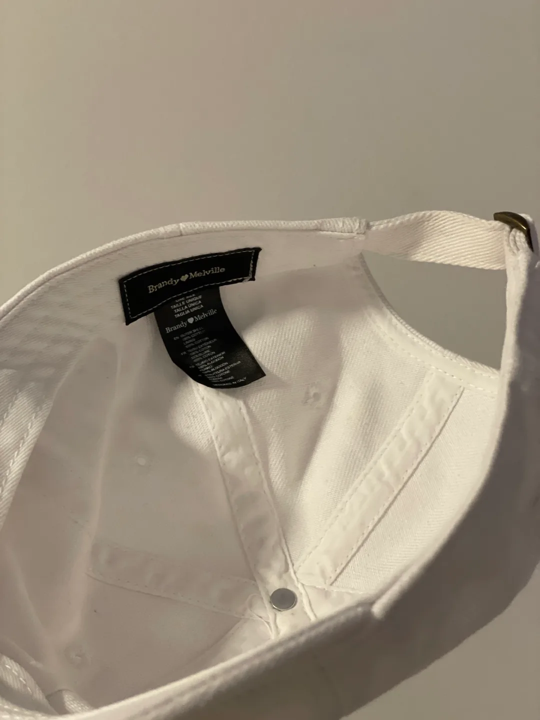 Brandy Melville White Baseball Cap image indicator(2)