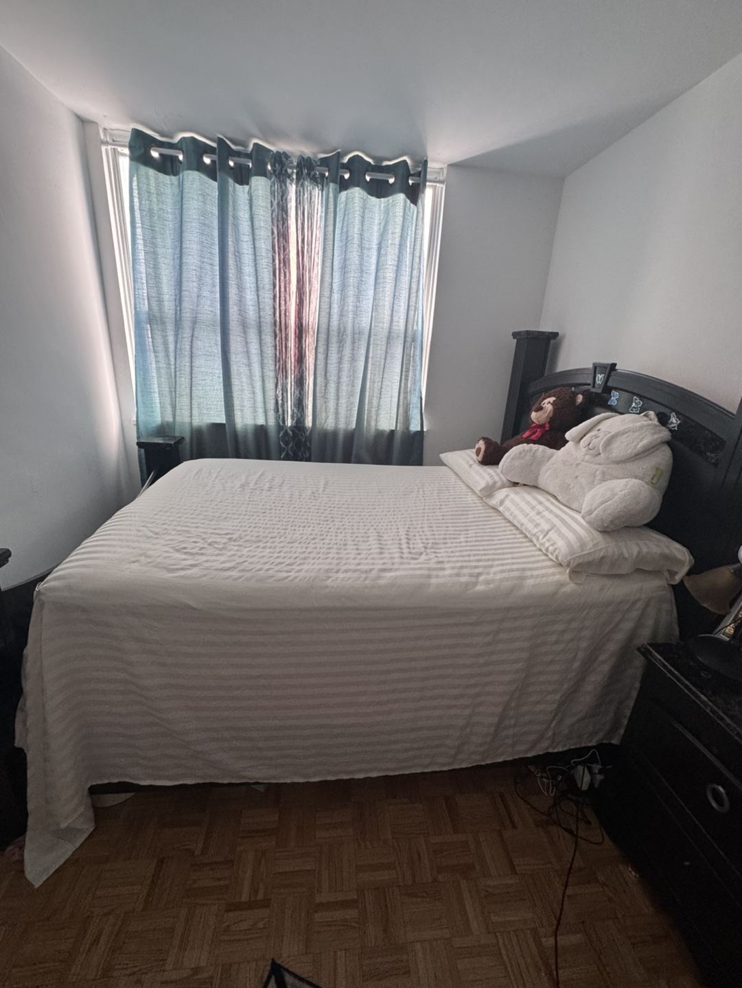 Queen Size Bed with two coffee tables